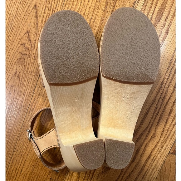 NIB Hasbeens Heart Sandals, Tan - Picture 7 of 7